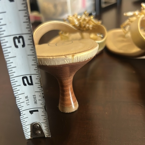 Talbots Gold Leather Jewelled Beaded Mule Elegant Dress Sandals Low Heel Size 7 - Picture 11 of 16